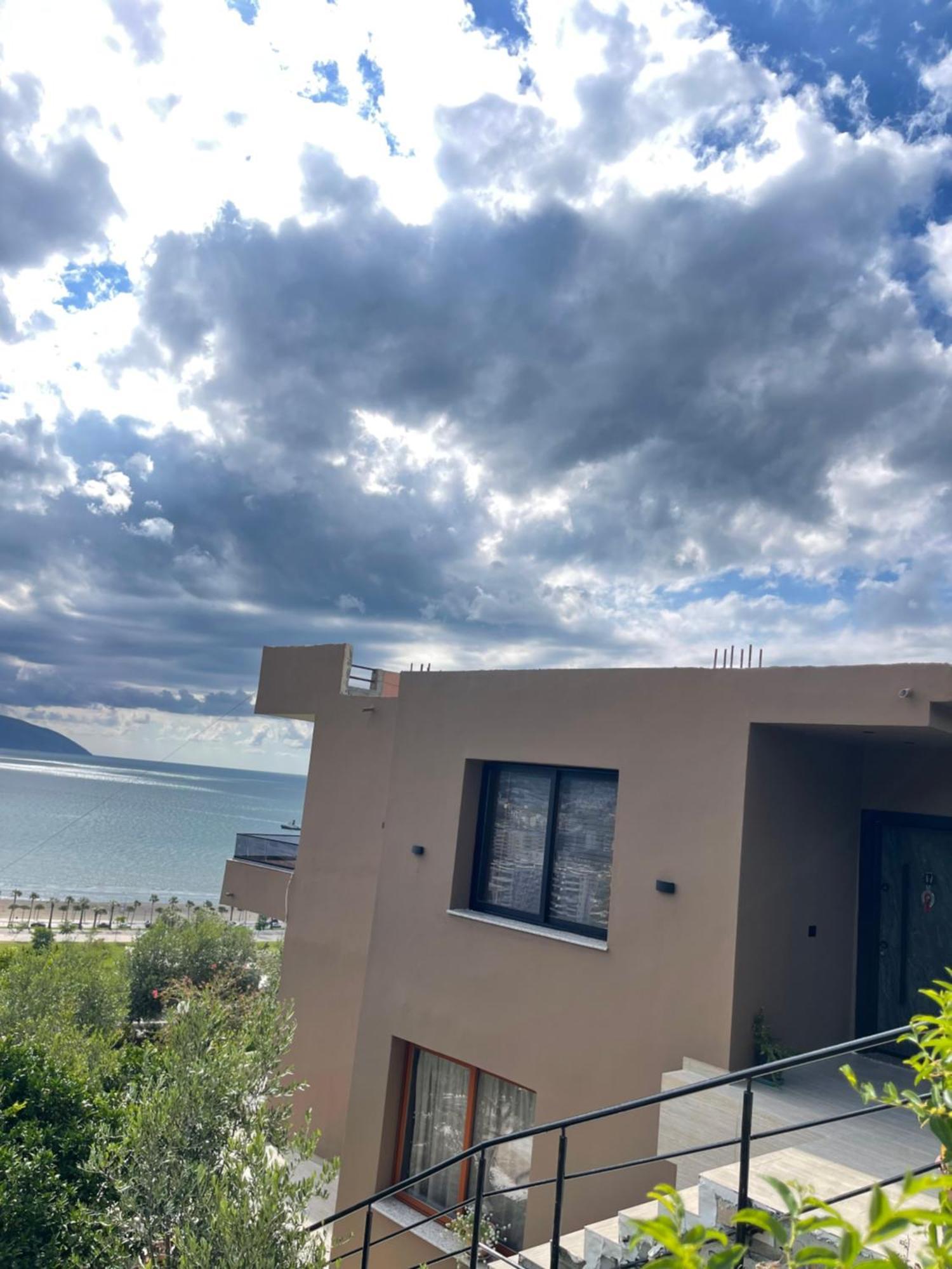 Seamare & * Vlorë